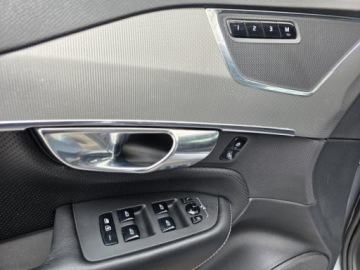 Volvo XC90 II SUV 2.0 T6 320KM 2016 VOLVO XC90 R-Design AWD, T6 2.0l benzyna 320KM Przebieg: 126,245km, zdjęcie 5