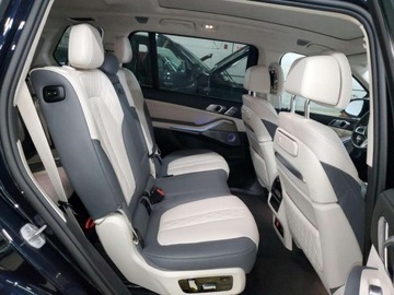 BMW X7 2024 BMW X7 M60i 2024 4.4l 4.4 Benzyna 523KM, zdjęcie 11