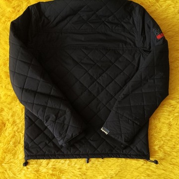 Размер женской утепленной куртки Superdry. М *как новый*