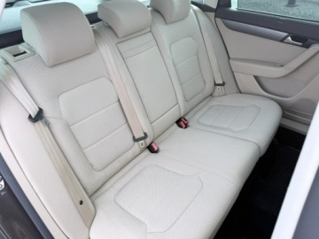 Volkswagen Passat B7 Variant 2.0 TDI CR DPF BlueMotion 140KM 2012 Volkswagen Passat 2.0TDI 140KM 2012r tempomat,, zdjęcie 32