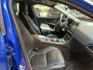 Jaguar XE Sedan 2.0 i4 180KM 2017 Jaguar XE 20d R-Sport, zdjęcie 11