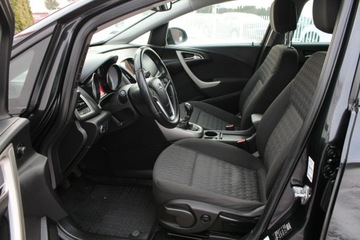 Opel Astra J Sports Tourer Facelifting 2.0 CDTI ECOTEC 165KM 2013 Opel Astra 2.0 CDTI 165KM Active Nawigacja z, zdjęcie 10