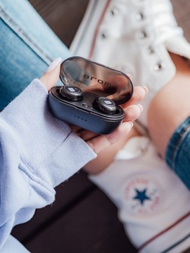 НАБОР БЕСПРОВОДНЫХ НАУШНИКОВ BLUETOOTH POWERBANK