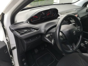 Peugeot 208 I Hatchback 5d 1.4 HDI 68KM 2013 Peugeot 208 1.4 HDI 68KM Klimatyzacja Tempomat, zdjęcie 11