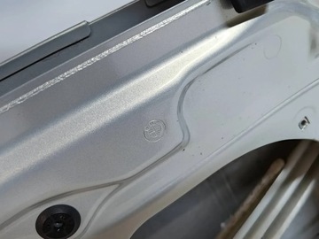 BMW 7 G11 G12 - DVEŘE LEVÝ PŘEDNÍ PĚKNÝ