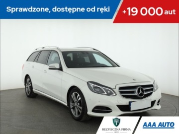 Mercedes Klasa E W212 Kombi Facelifting 220 CDI 170KM 2016 Mercedes E E 220 BlueTEC, 167 KM, Skóra, Navi