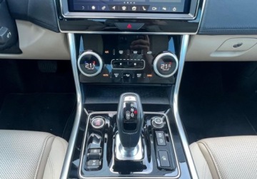 Jaguar XE Sedan Facelifting 2.0 i4P 250KM 2019 Jaguar XE Jaguar XE 2.0 I4 250 PS RWD S 2.0 Benzyna 250KM, zdjęcie 16