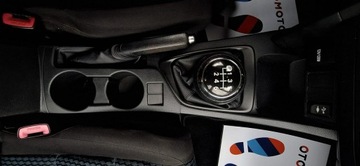 Toyota Auris II Hatchback 5d Dual VVT-i 100 99KM 2014 Toyota Auris climatronic ledy, zdjęcie 16