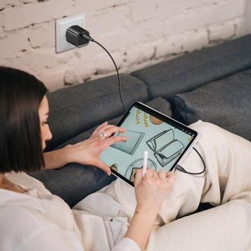 Зарядное устройство Tooki GaN PD20W Supermini Fast USB-C для серий 8–14