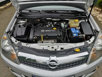 Opel Astra J Hatchback 5d 1.6 Twinport ECOTEC 115KM 2010 Opel Astra 1.6 16V 116 KM GTC Klima Parktronic Tem, zdjęcie 21
