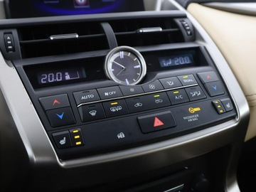 Lexus NX I SUV 300h 197KM 2016 Lexus NX Business HEV AWD skóra navi kamera, zdjęcie 25