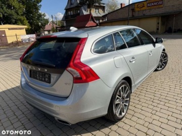 Volvo V60 I Kombi Facelifting 2.0 D4 DRIVE-E 190KM 2015 Volvo V60 Volvo V60 D4 Momentum 2.0 Diesel 190KM, zdjęcie 12