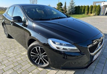 Volvo V40 II Hatchback 2.0 T2 DRIVE-E 122KM 2016 Volvo V40 Volvo V40 T2 Drive-E Summum 2.0 Benzyna 122KM, zdjęcie 2
