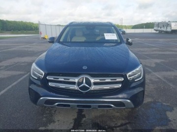 Mercedes GLC C253 2021 Mercedes-Benz GLC 2021 r. ,2,0L 300 4 MATIC 2.0 Benzyna 255KM, zdjęcie 1