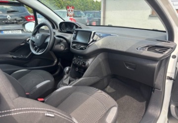 Peugeot 208 I Hatchback 5d Facelifting 1.2 PureTech 82KM 2016 Peugeot 208 2016r 1.2 Benzyna 82KM, zdjęcie 12