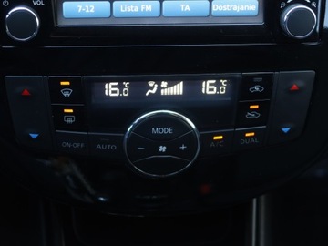 Nissan Pulsar 1.2 DIG-T 115KM 2014 Nissan Pulsar 1.2 DIG-T, Salon Polska, Serwis ASO, zdjęcie 15