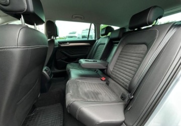 Volkswagen Passat B8 Variant Facelifting 2.0 TDI SCR 150KM 2022 Volkswagen Passat Variant B8 Elegance Pakiety, ACC, Kamera, GPS, ergoComf, zdjęcie 18