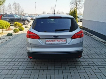 Ford Focus III Kombi Facelifting 1.6 TDCi 95KM 2016 Ford Focus 1.6 TDCI SALON PL FV 23% 1-Wł LIFT, zdjęcie 6
