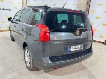 Peugeot 5008 I Minivan 1.6 HDi FAP 115KM 2013 Peugeot 5008 Style 1.6hdi 115KM 7-osob Sprawdz 1.6 Diesel 115KM, zdjęcie 28