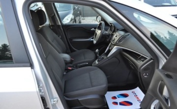 Opel Zafira C Tourer 1.4 Turbo ECOTEC 140KM 2016 Opel Zafira 7 osobowy 1.4 Turbo Benzyna Nawigacja Tempomat Cz. parkowania, zdjęcie 7