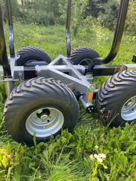 Прицеп-трелевщик для леса HYDMAX H105 10,5 т