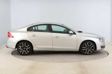 Volvo S60 II Sedan Facelifting 2.0 D3 DRIVE-E 150KM 2017 Volvo S60 D3, Salon Polska, Automat, VAT 23%, zdjęcie 5