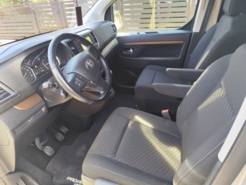 Toyota Proace II 2019 Toyota Proace Family Comfort 8-osobowa 1.5 Diesel 120KM 2019r, zdjęcie 7