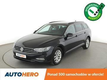 Volkswagen Passat B8 Variant 2.0 TDI BlueMotion SCR 150KM 2019 Volkswagen Passat lift LED navi klima auto