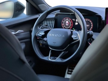 Skoda Superb IV Liftback 2.0 TDI 193KM 2025 Skoda Superb Sportline 2,0 TDI 142 kW 7-biegowa DSG 4x4 Canton Graphite DC, zdjęcie 24