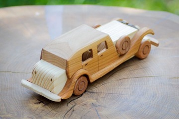Модель деревянного автомобиля Rolls Royce из дерева