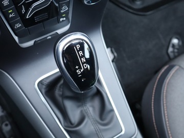 Volvo V40 II Cross Country Facelifting 2.0 T4 190KM 2018 Volvo V40 Cross Country 2.0 T4 AWD, Salon Polska, zdjęcie 15