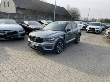 Volvo XC40 Crossover 2.0 T5 247KM 2019 Volvo XC 40 R design T5 AWD HAK Skóra Panorama