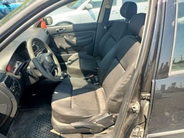 Volkswagen Golf IV Hatchback 1.9 TDI 90KM 2000 Volkswagen Golf 1.9TDI 90km 00r, zdjęcie 4