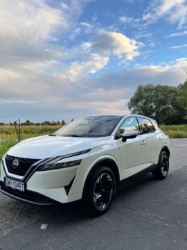 Nissan Qashqai III Crossover 1.3 DIG-T MHEV 158KM 2023 Nissan Qashqai Biała Perła, zdjęcie 3
