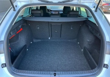 Skoda Octavia IV Liftback 1.5 TSI EVO 150KM 2022 Skoda Octavia Ambition Pakiety, Tempomat, Kamera cofania, Podgrzewane fote, zdjęcie 9