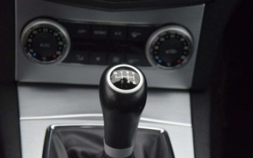Mercedes Klasa C W204 Limuzyna 1.6 180 K BlueEFFICIENCY 156KM 2009 Mercedes-Benz Klasa C 1.6B Kompresor Klima Hak 2 KPL KOL PDC Sprowadzony, zdjęcie 34