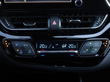 Toyota C-HR I Crossover Facelifting 2.0 Hybrid Dynamic Force 184KM 2020 Toyota C-HR 2.0 Hybrid, Salon Polska, Serwis ASO, zdjęcie 12