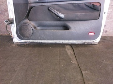 DVEŘE KOMPLETNÍ PRAVÝ PŘEDNÍ VW GOLF IV HB 3D LB7Z