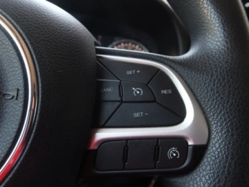 Jeep Renegade SUV Facelifting 1.0 GSE T3 Turbo 120KM 2018 Jeep Renegade 1.0 T-GDI, Salon Polska, Serwis ASO, zdjęcie 16