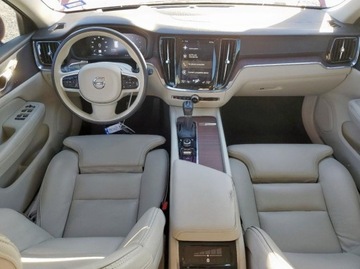 Volvo V60 II  2020 Volvo V60 2.0 T5 254 KM, 4x4, piekny kolor, 2.0 Benzyna 254KM, zdjęcie 8