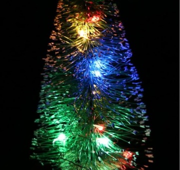 РОЖДЕСТВЕНСКАЯ ЕЛКА, засыпанная снегом, НА СТОЛБИКЕ, 20 искусственных светодиодов.