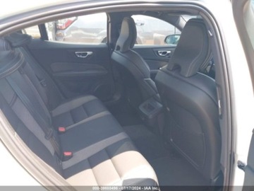 Volvo 2024 Volvo S60 2024r, B5, Black Edition, 2.0L 2.0 Benzyna 250KM, zdjęcie 10