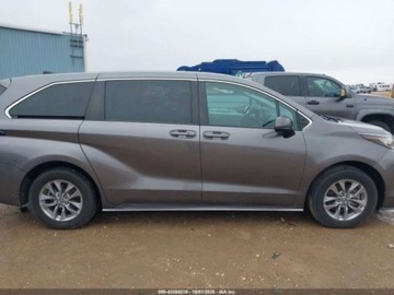 Toyota Sienna III 2021 Toyota Sienna LE 2021 2.5l 2.5 Hybryda 189KM, zdjęcie 6