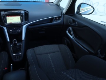 Opel Zafira C Tourer Facelifting 1.6 CDTI 134KM 2017 Opel Zafira 1.6 CDTI, Navi, Klima, Tempomat, zdjęcie 7