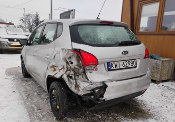 Kia Venga Mikrovan 1.4 DOHC CVVT 90KM 2011 Kia Venga 2011r, 1.4 Benzyna. Lekko uszkodzony lewy tyl. Jezdzi 1.4 90KM, zdjęcie 3