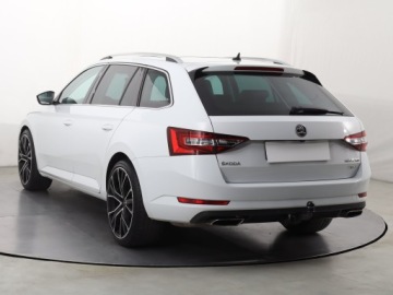 Skoda Superb III Kombi 2.0 TSI 280KM 2015 Skoda Superb 2.0 TSI, 4X4, Automat, Skóra, Navi, zdjęcie 3