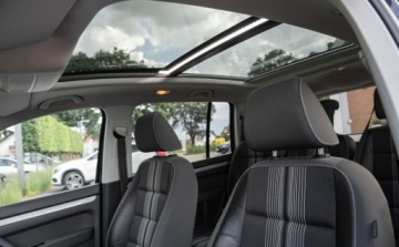 Volkswagen Touran II 1.6 TDI 105KM 2012 Volkswagen Touran Tdi 105KM MATCH PolSkora Navi Panorama Alu Full Serwis G, zdjęcie 24