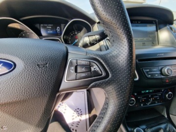 Ford Focus III Hatchback 5d facelifting 1.0 EcoBoost 125KM 2017 Ford Focus 1.0 EcoBoost 125Ps ST-Line Navi Kamera Piekny Gwarancja 125KM, zdjęcie 39