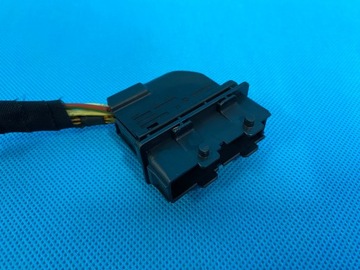 AUDI VOLKSWAGEN SEAT SKODA РАЗЪЕМ ДВЕРИ CUBE 8K0972701