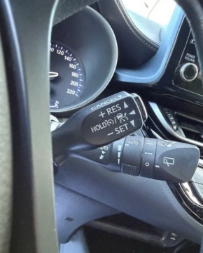 Toyota C-HR I Crossover Facelifting 1.8 Hybrid 122KM 2020 Toyota C-HR salon Polska 1.8 Hybryda 122KM, zdjęcie 12